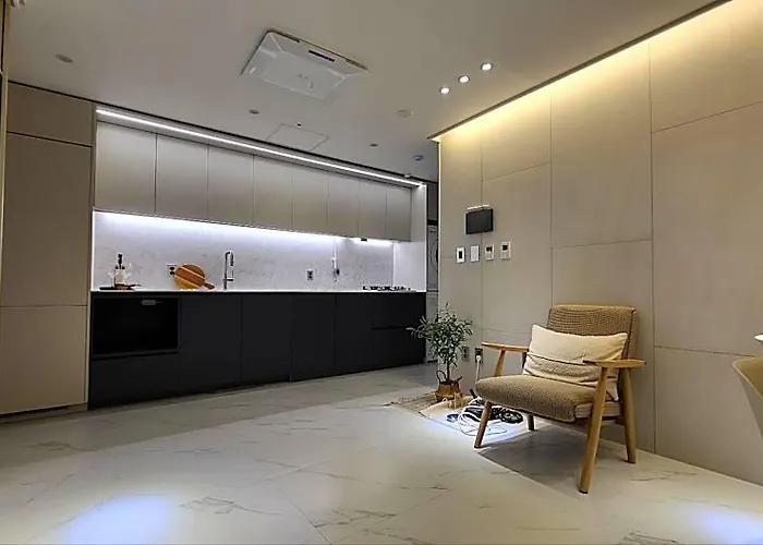Hotel New Build So Neat & Near Park