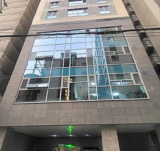 Hotel New Build So Neat & Near Park
