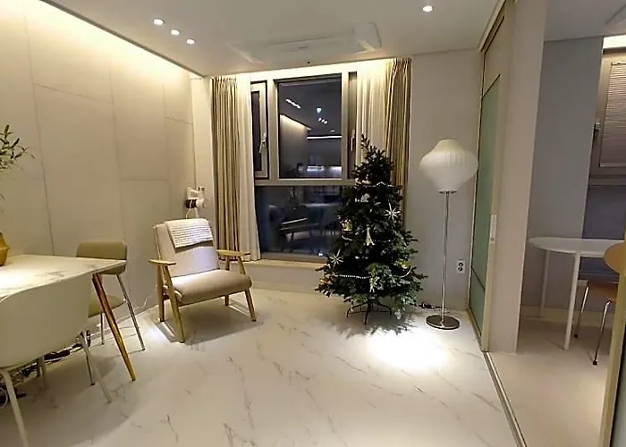 Hotel New Build So Neat & Near Park 4*