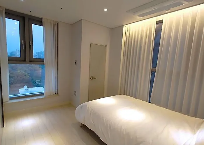 Hotel New Build So Neat & Near Park Seúl