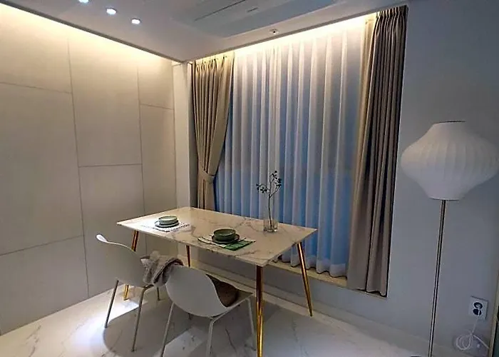 New Build So Neat & Near Park Hotel 4*