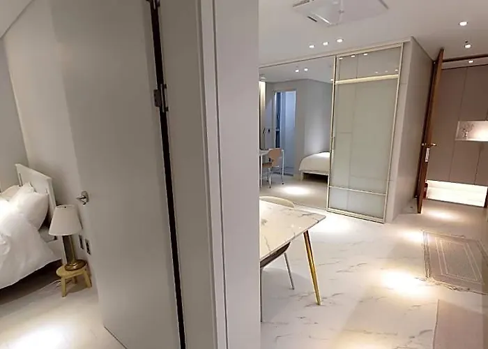 New Build So Neat & Near Park Hotel 4*