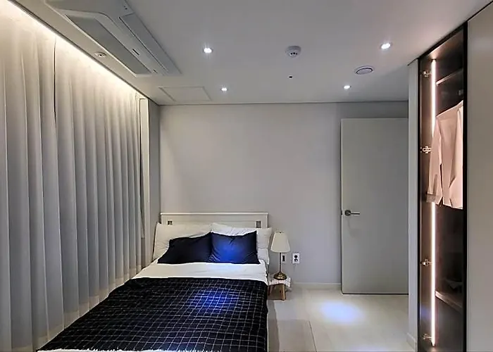 New Build So Neat & Near Park
