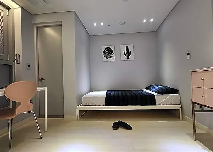 Hotel New Build So Neat & Near Park Seúl