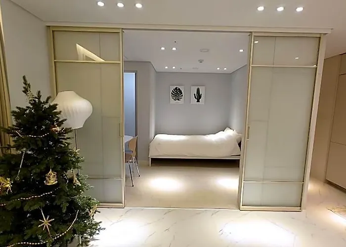 Hotel New Build So Neat & Near Park 4*
