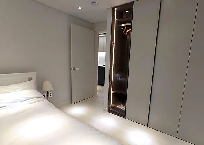 New Build So Neat & Near Park 4*